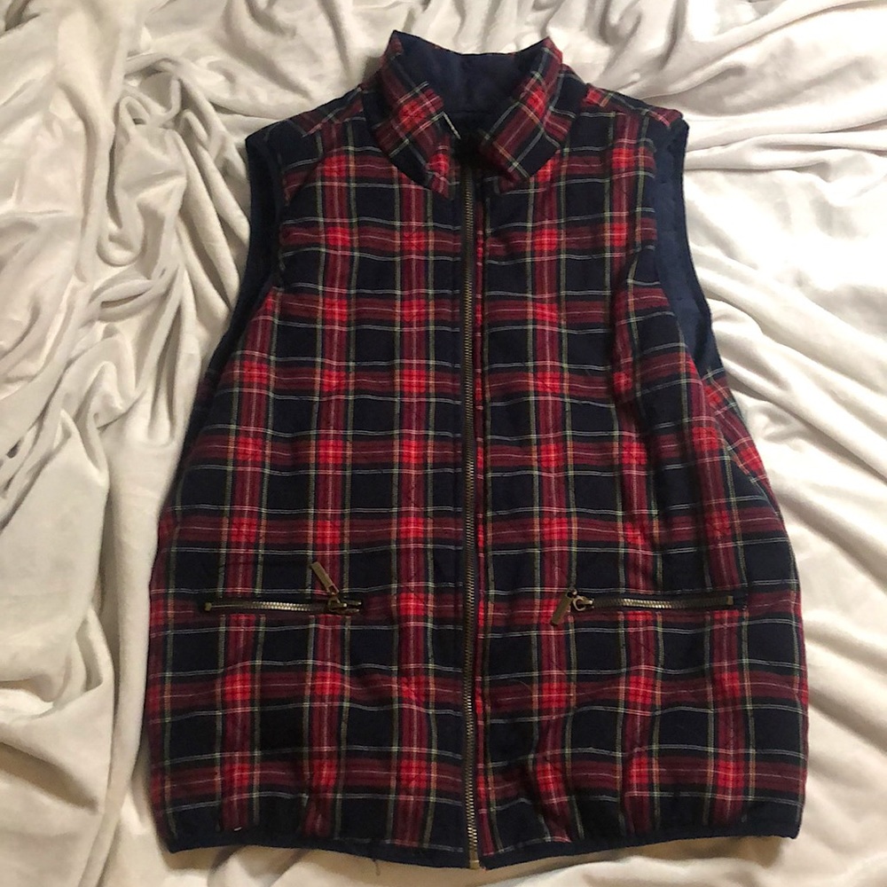 Brand-copper key color-black, red and navy blue item- vest/coat has two pockets.